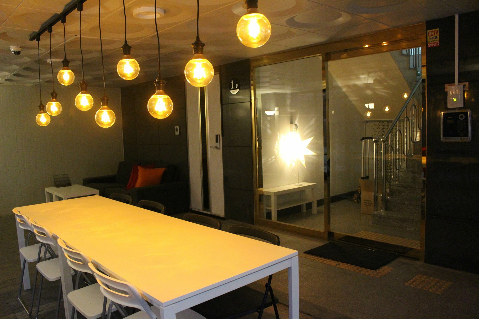 Bunk Guesthouse Hongdae2 Seúl Exterior foto