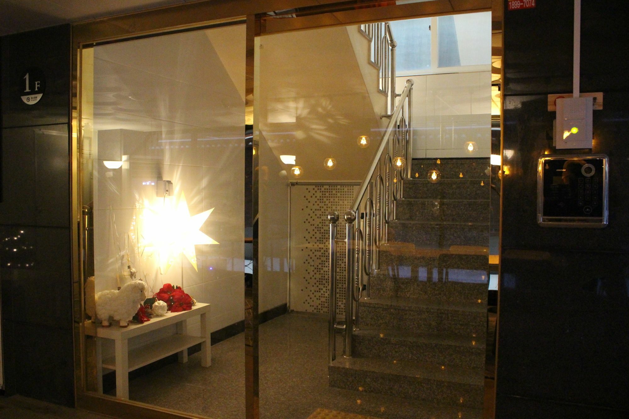 Bunk Guesthouse Hongdae2 Seúl Exterior foto